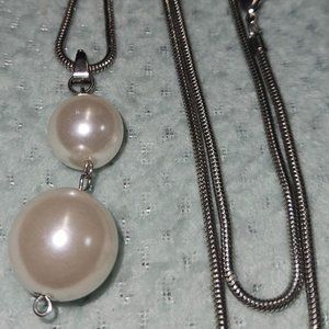 Premier Designs  White Pearl Necklace